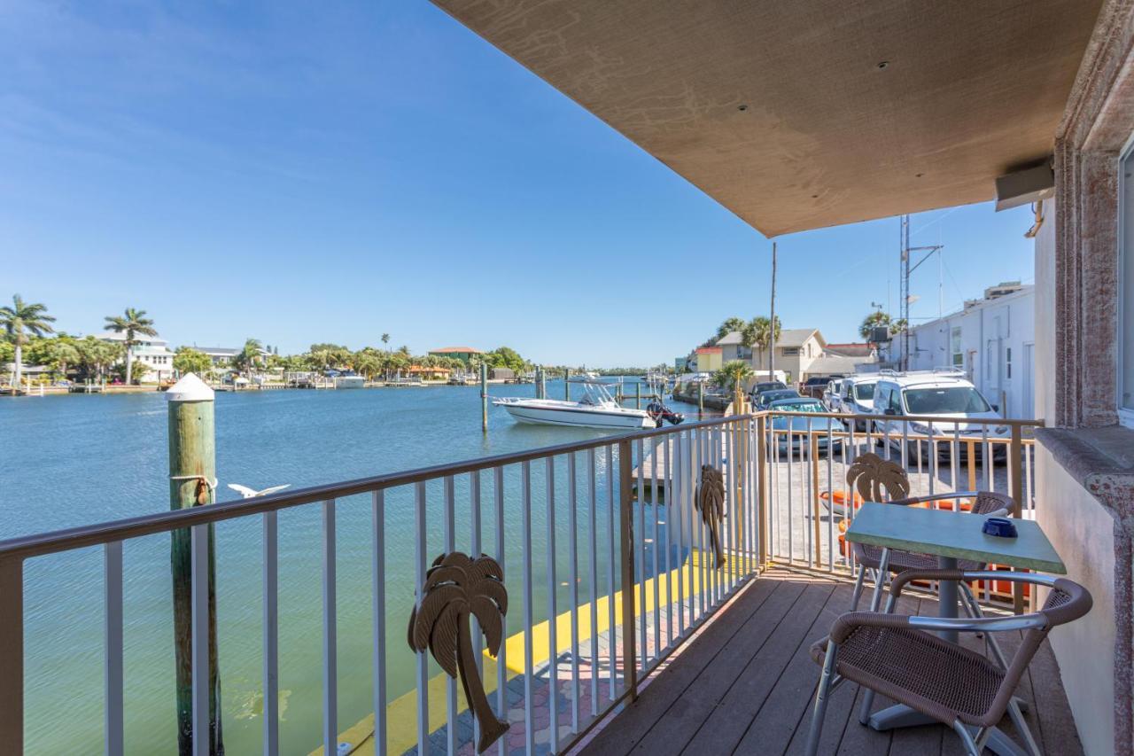 Bay Palms Waterfront Resort - Hotel And Marina St. Pete Beach Exteriör bild