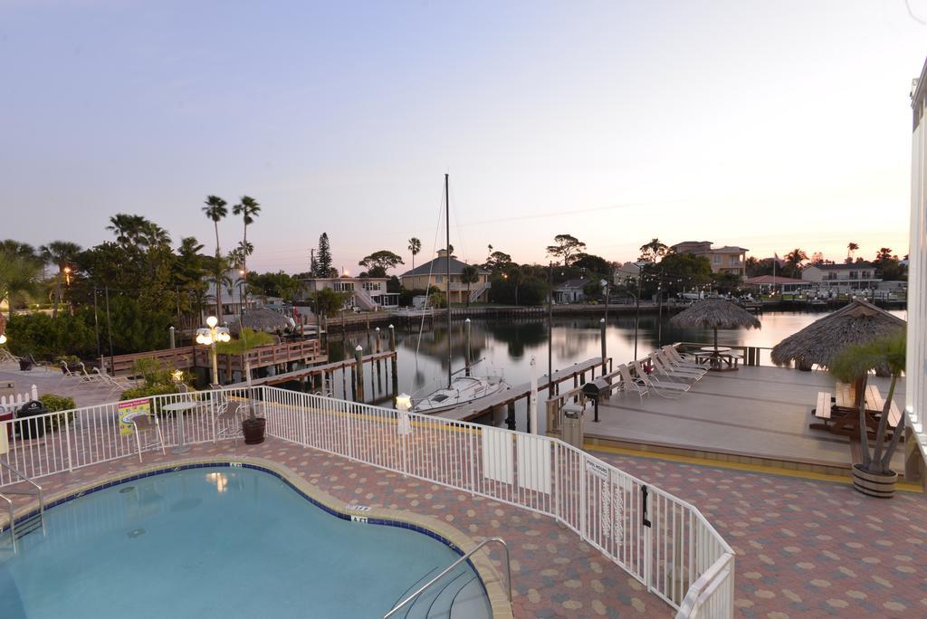 Bay Palms Waterfront Resort - Hotel And Marina St. Pete Beach Exteriör bild