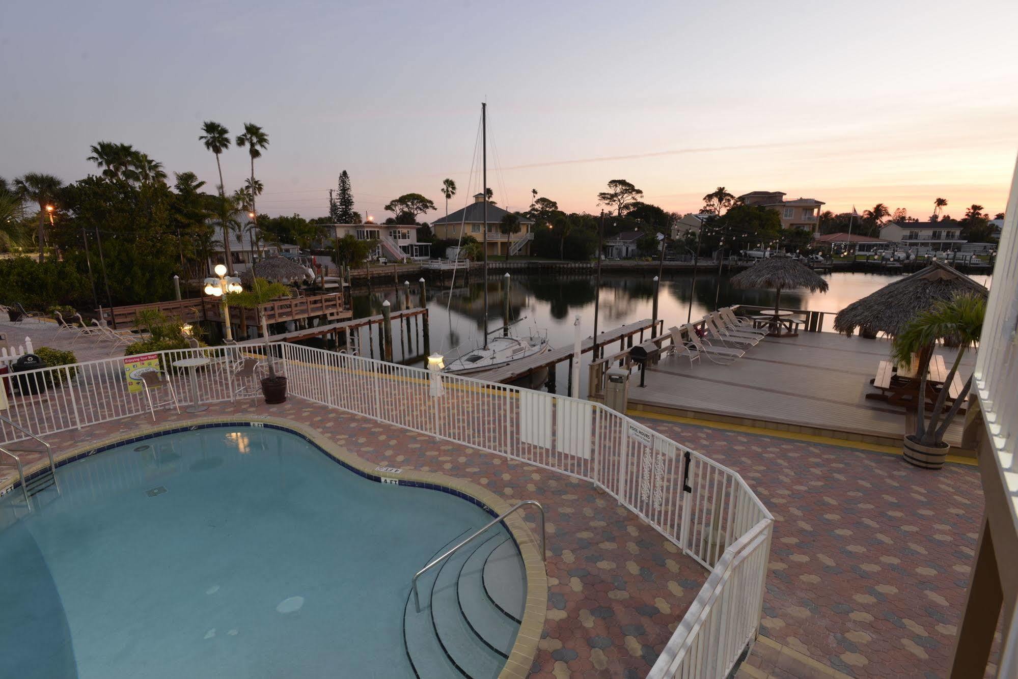 Bay Palms Waterfront Resort - Hotel And Marina St. Pete Beach Exteriör bild